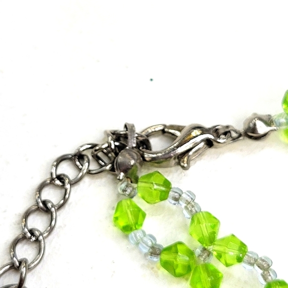 Bright Peridot Beaded Floral Bracelet - Picture 6 of 7